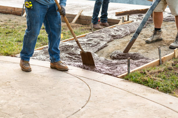 Best Concrete Driveway Installation  in Earlimart, CA